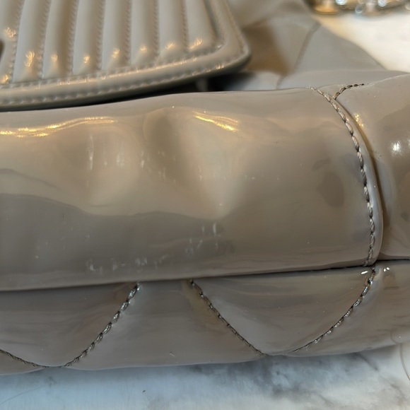 Coach grey Poppy tote with beautiful purple satin interior lining - Picture 7 of 9